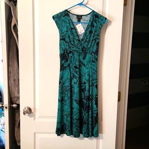 Green and black cap sleeve dress size 8